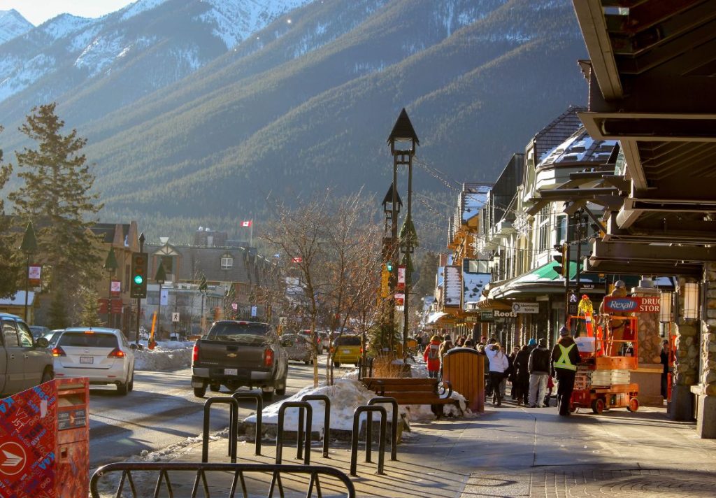 9 Dream Winter Destinations for a Magical Christmas Vacation - Banff - 9Pedia.com
