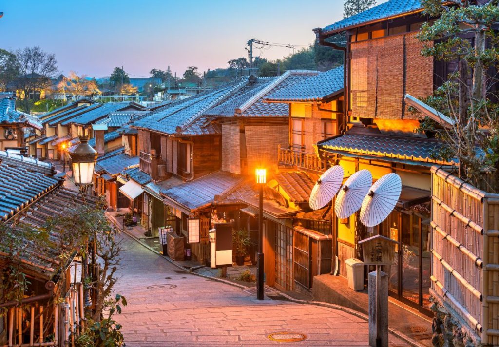 9 Dream Winter Destinations for a Magical Christmas Vacation - Kyoto - 9Pedia.com